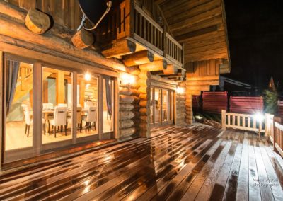 Chalet-Harmony-Terrasse-nuit-Prestige-Chalets